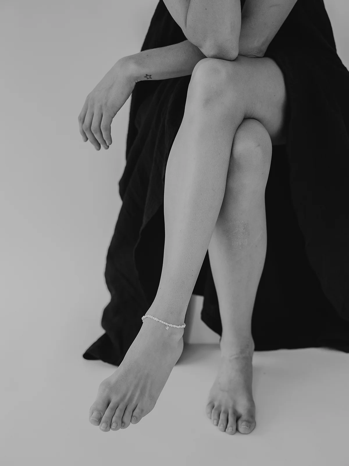Pretty in Pearls Anklet - Image 3